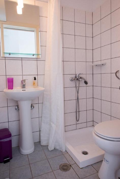Katapola Vekris apartments Bagian luar foto